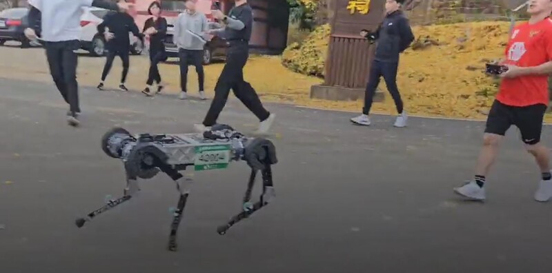 Anjing Robot KAIST menyelesaikan maraton pertama di DUNIA!!
